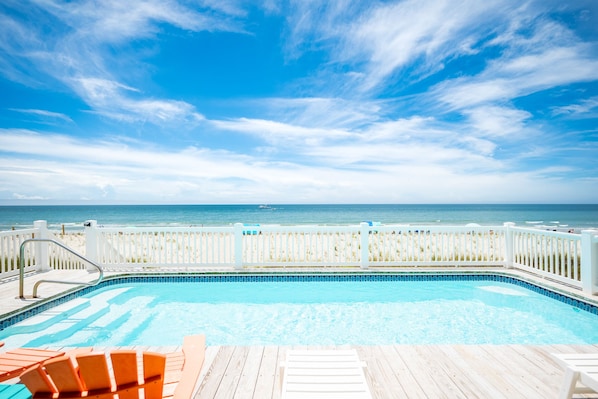 Oceanfront Deck / Pool