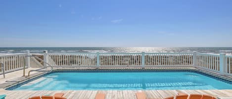 Oceanfront Deck / Pool