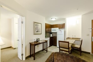 Tuck into a great meal in your dining area.