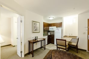 Tuck into a great meal in your dining area.