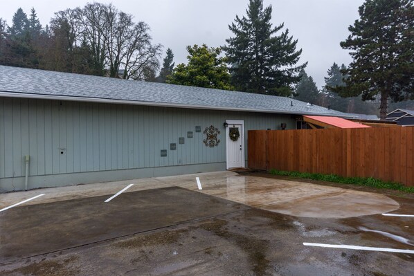 Parking courtyard area.