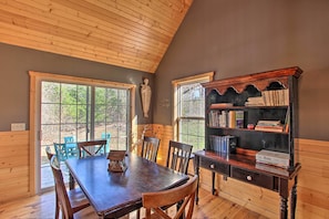 Dining Area | Dishware & Flatware