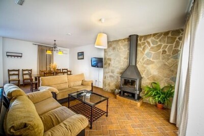 Rural apartment La Venta del Charco for 8 people