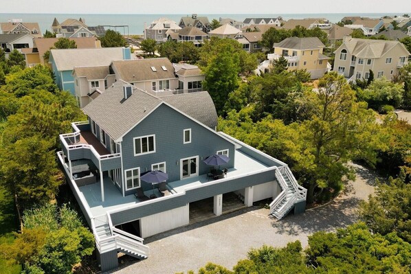 Exterior 2023