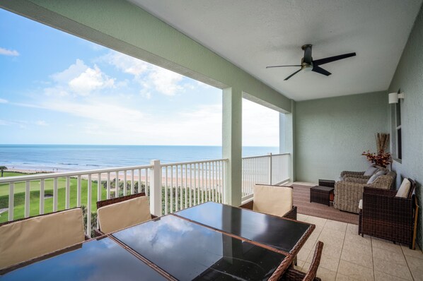 Fantastic Ocean Views from this TOP Floor Condo!