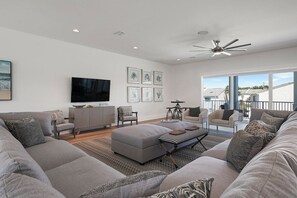 Castawaves - Luxury Vacation Rental House with Private Pool Near Beach in Miramar Beach, FL - Five Star Properties Destin/30A