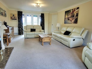 Living area | Irenic Lodge 2 - Irenic Lodges, Hamble