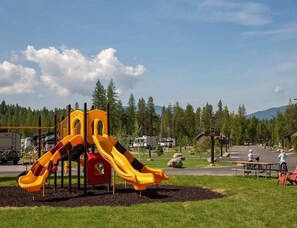 Children’s play area – outdoor