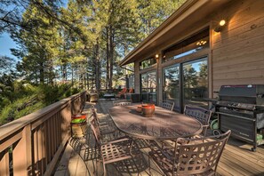 Furnished Deck | Gas Grill