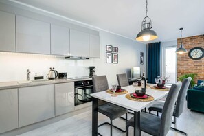 Modern, fully equipped kitchenette. 