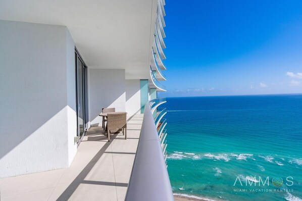 Ocean front 2 bed 29th floor Miami (7824)