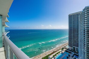 Ocean front 2 bed 29th floor Miami (2949)