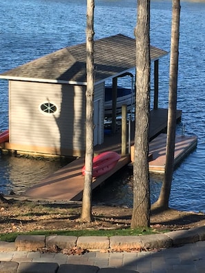 Dock