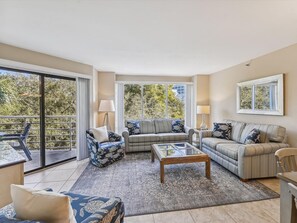 Living Room at 2316 Villamare