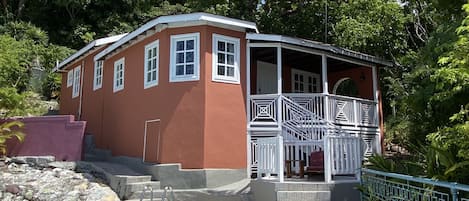 Almond Tree Cottage with Pool