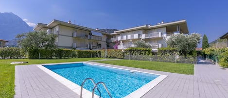 The residence with its beautiful swimming pool