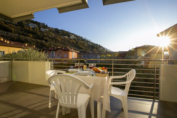 Ein weiterer romantischer Blick auf den großen Balkon zum Spaß