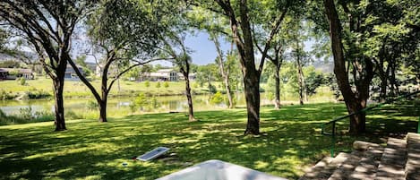 Bañera de hidromasaje al aire libre