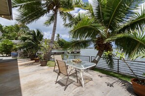 One of the many sitting areas at Sea Breeze Villa.