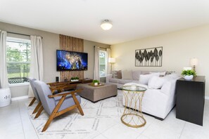 Living Room + Smart TV