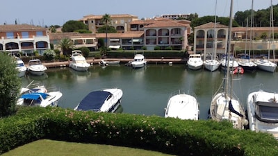 Bel appartement vue mer Port Cogolin ( St Tropez)