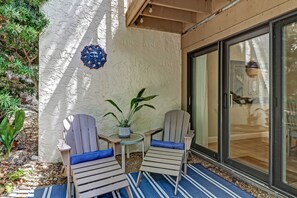 Private Patio with Sitting Area and Dining Table with Seating for Six