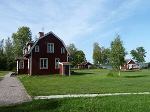 Sörgården, Norrgården and Mellangården.