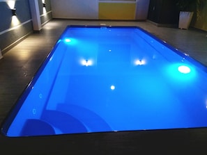 プール