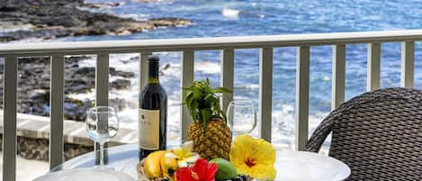 Right on the ocean! Watch dolphins and surfers from the spacious lanai.