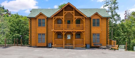 Welcome to Moonlight Lodge!