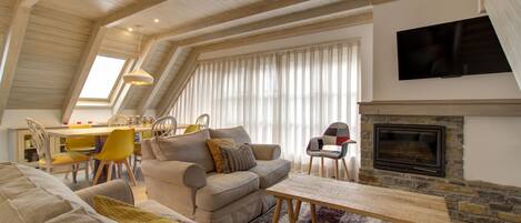 Nice living room of the Varrados by Totiaran apartment at the foot of the slopes