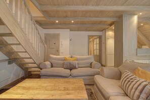 Nice living room of the Varrados by Totiaran apartment at the foot of the slopes