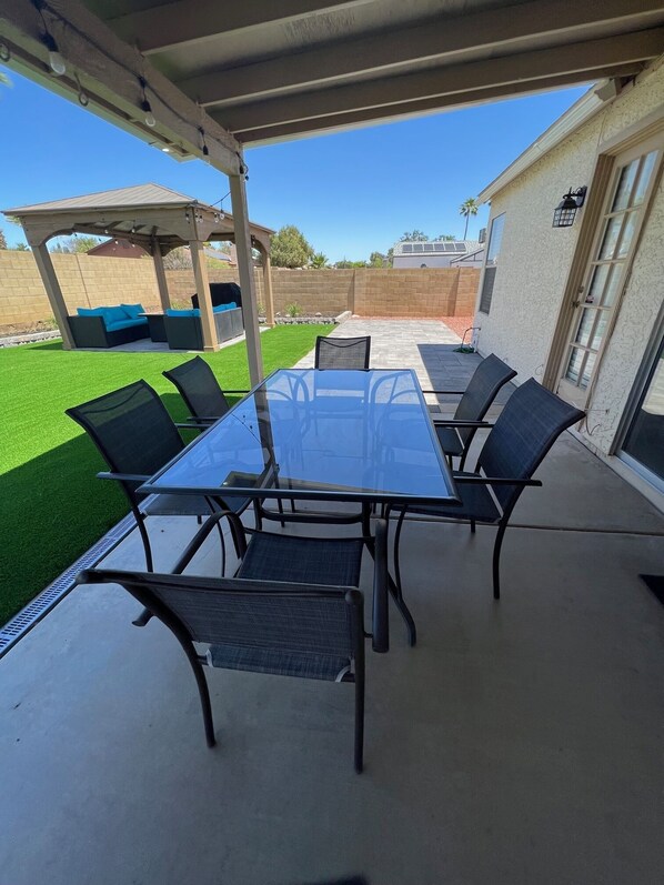 Outdoor dining