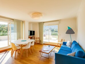 Pièce, Propriété, Meubles, Design Intérieur, Bâtiment, Salon, Sol, Table, Maison, Immobilier