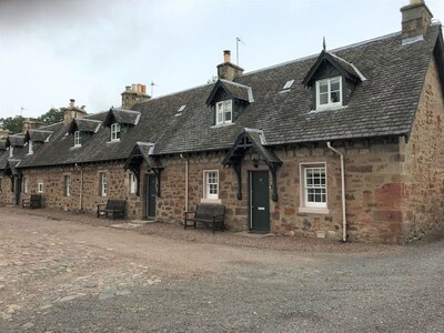 Casas históricas en los impresionantes terrenos de Arniston House. - Castaño Casita