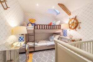 The Malthouse, Dersingham: Bedroom four bunk room for children
