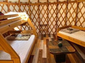 8420 yurt sleeps 4 people