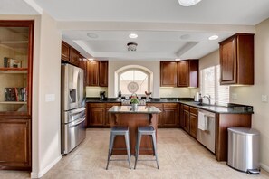 Fully equipped kitchen 