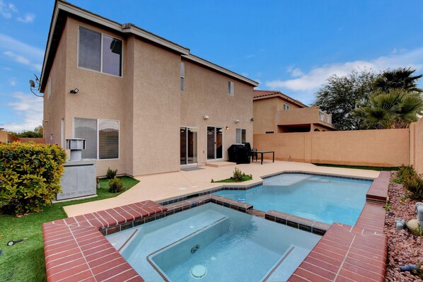 Imagine yourself relaxing with your family/friends in the pool/spa.