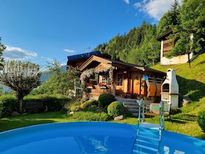 Plante, Nuage, Ciel, Bâtiment, Propriété, Bleu, Bleu Azur, Arbre, Piscine, L'Eau