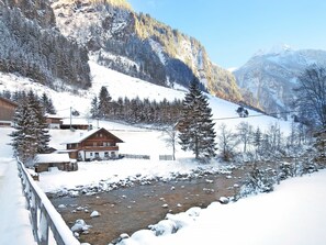 Himmel, Schnee, Berg, Natur, Steigung, Gebäude, Baum, Lärche, Natürliche Landschaft, Glazialmorphologie