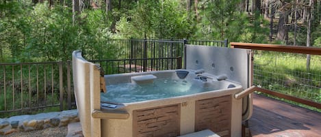 Experience nature one on one, while you soak away all your worries in this relaxing 4-6 person hot tub!