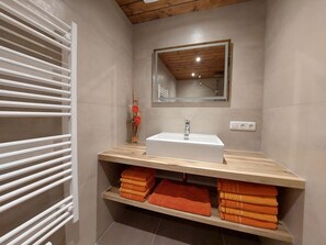 Mirror, Wood, Orange, Interior Design, Building, Floor, Flooring, Kitchen, Tap, Material Property