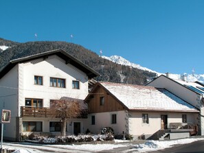Sky, Building, Snow, Window, Mountain, House, Slope, Neighbourhood, Mountain Range, Freezing