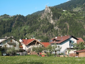 Sky, Plant, Property, Mountain, Natural Landscape, Building, Tree, House, Vegetation, Land Lot