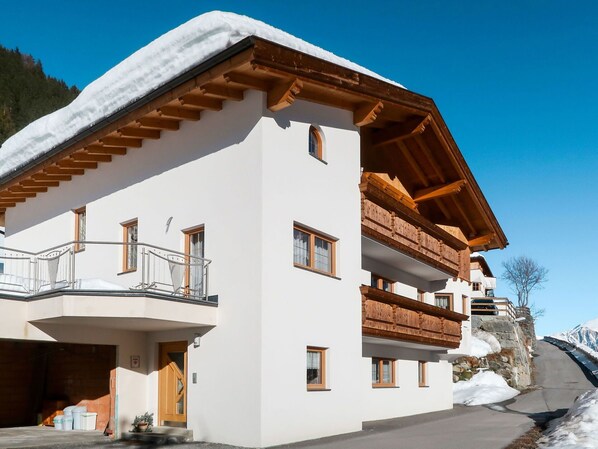 Sky, Building, Property, Window, Plant, Tree, Wood, House, Slope, Snow