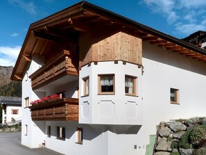 Sky, Property, Building, Plant, Cloud, Window, Wood, House, Architecture