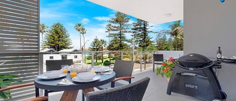 BBQ, Covered Outdoor Area, Near Shops, Parking, Parking - garage, Views, Views - Beach, Views - ocean, Views - water