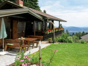 Eigentum, Haus, Garten, Hütte, Gebäude, Zuhause, Grundeigentum, Terrasse, Gras, Hinterhof