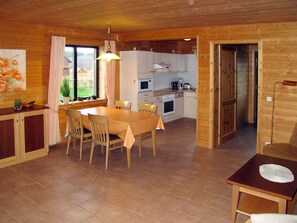 Pièce, Propriété, Meubles, Bâtiment, Sol, Design Intérieur, Maison, Sol, Dur, Table